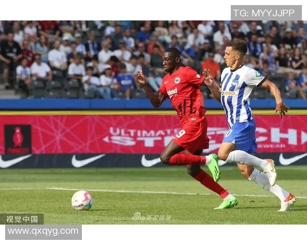 柏林赫塔客场大胜法兰克福，提升士气迎接新赛季挑战